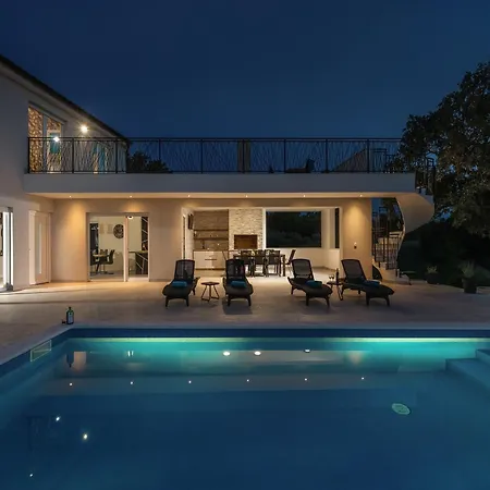 Opulent Luxury With Private Pool In Villa